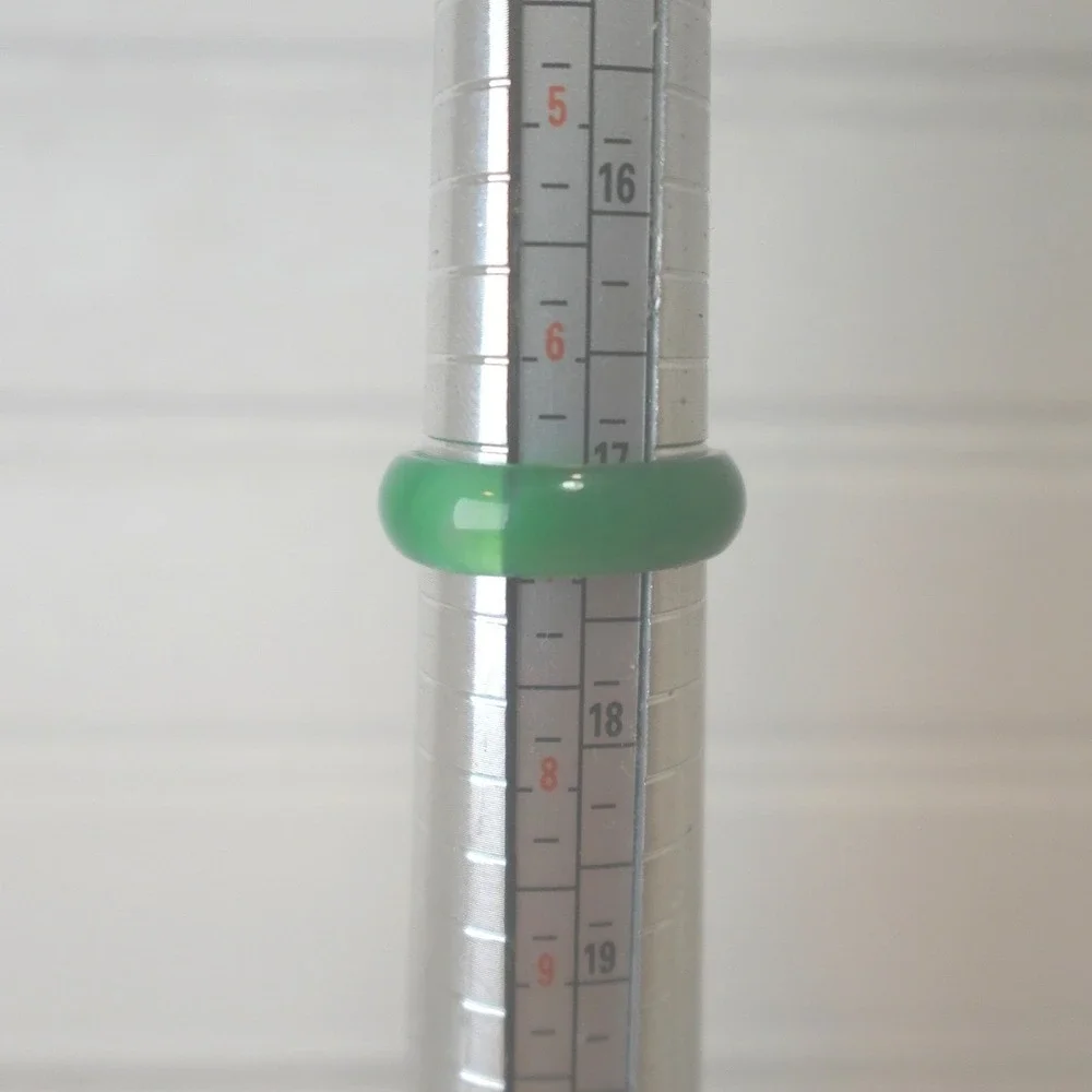 Vintage Green Jade Ring Size 7 Natural Circle Round Retro Boho Hippie Unisex